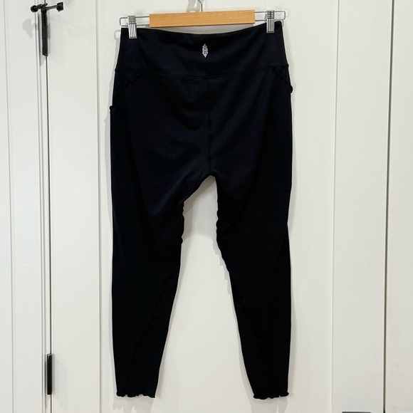 Free People Movement Hearts Aflutter Leggings Ruffle Seam Black Large High Rise - Picture 6 of 14